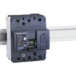 SCHNEIDER Multi9 NG125N - Disjoncteur Modulaire - 3P - 10A - Courbe C (18632)